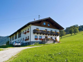 Гостиница Holiday Home Glatzbichl - WRF120  Пфаррверфен